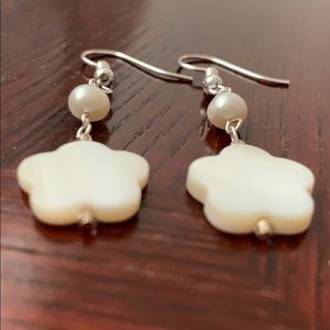 Hand Beaded fresh water pearl dangle earring